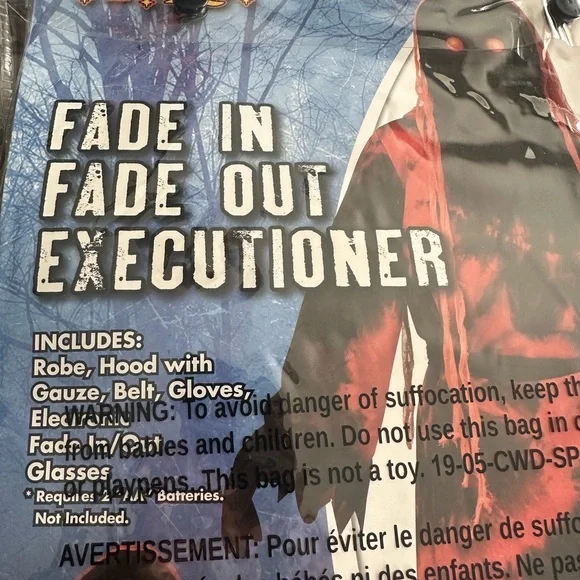 Spirit Kids Fade In Fade Out Executioner Costume - Red and Black - Picture 4 of 4